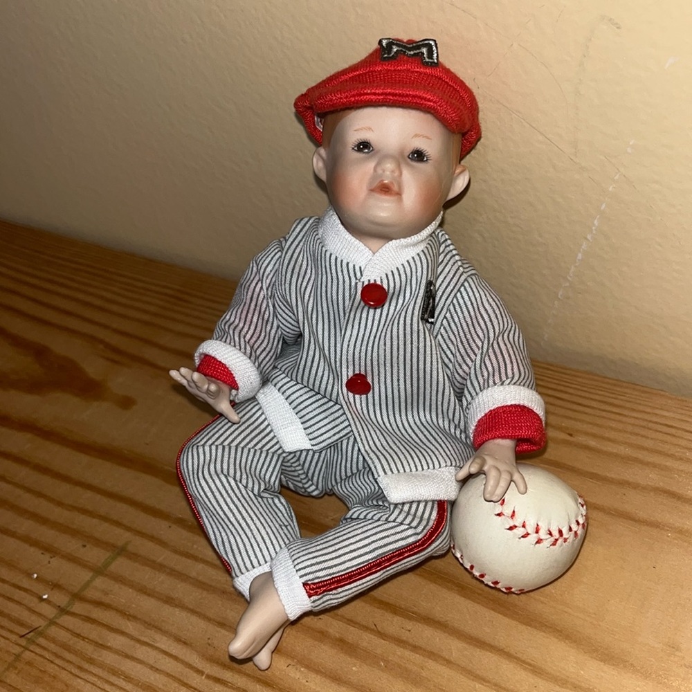 Ashton Drake MICHAEL #92041 Porcelain Doll Yolanda's Picture Perfect Babies Mini